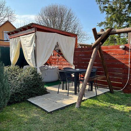 Appartement Idill Ueduelohaz 2 à Tiszafüred Extérieur photo