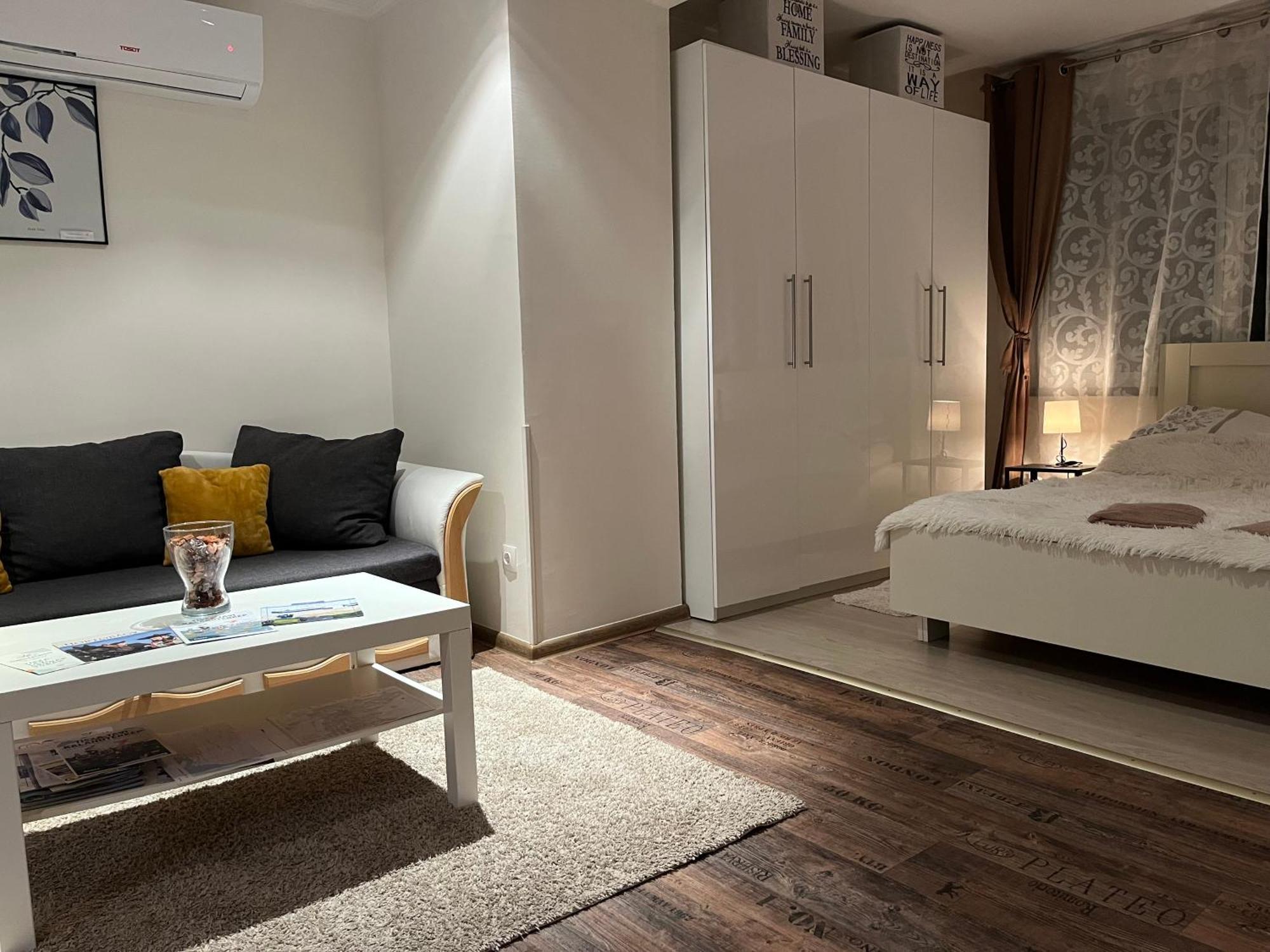 Appartement Idill Ueduelohaz 2 à Tiszafüred Extérieur photo